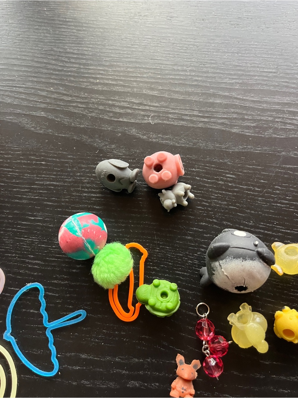 Huge Lot Silly Bandz Rubber Bands Bouncy Balls Pencil Toppers Y2K Toys - Picture 5 of 16